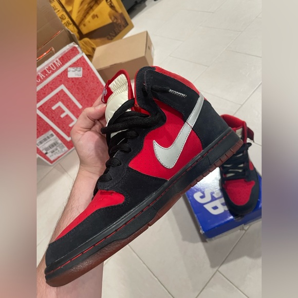 Nike Dunk High Pro SB Sport Red Metallic Platinum | Size 9 | Style 305050-601 - Picture 3 of 9